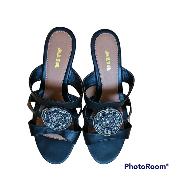 Alia Sandal - Picture 2 of 10